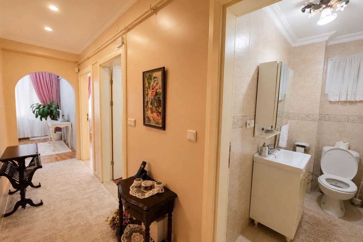 Spacious 3+1 Garden Apartment for Sale in Central Şişli, Istanbul